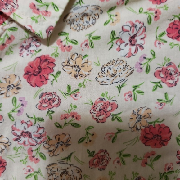 Floral Button down - Picture 3 of 4